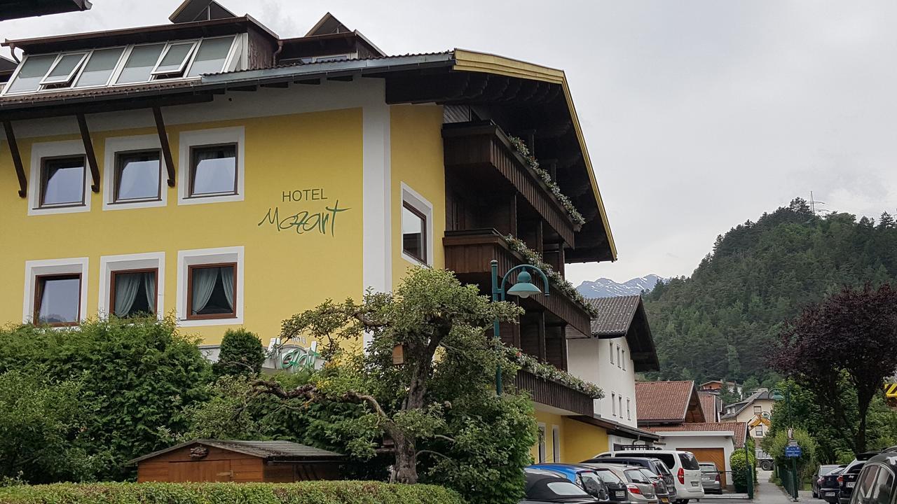 Hotel Mozart Landeck Extérieur photo