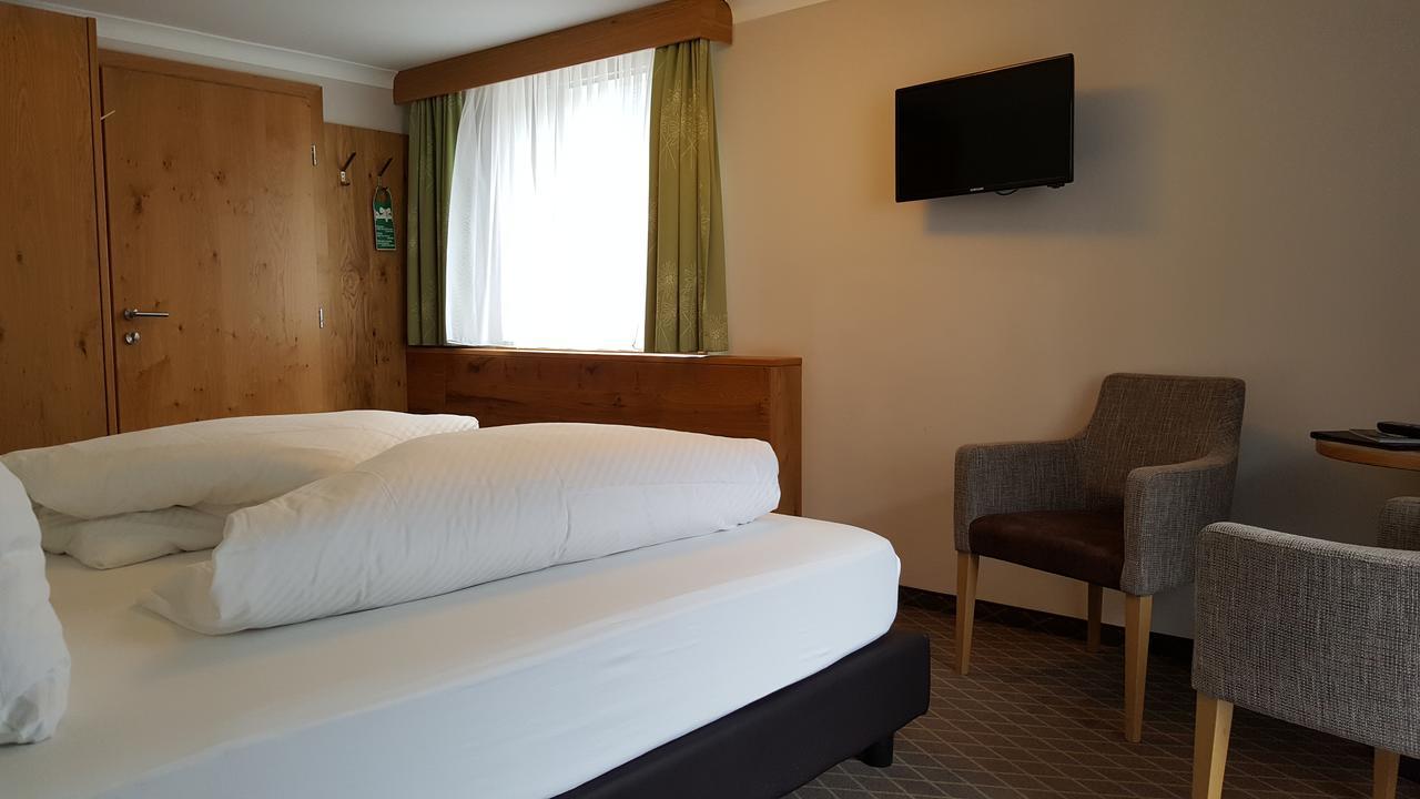 Hotel Mozart Landeck Extérieur photo