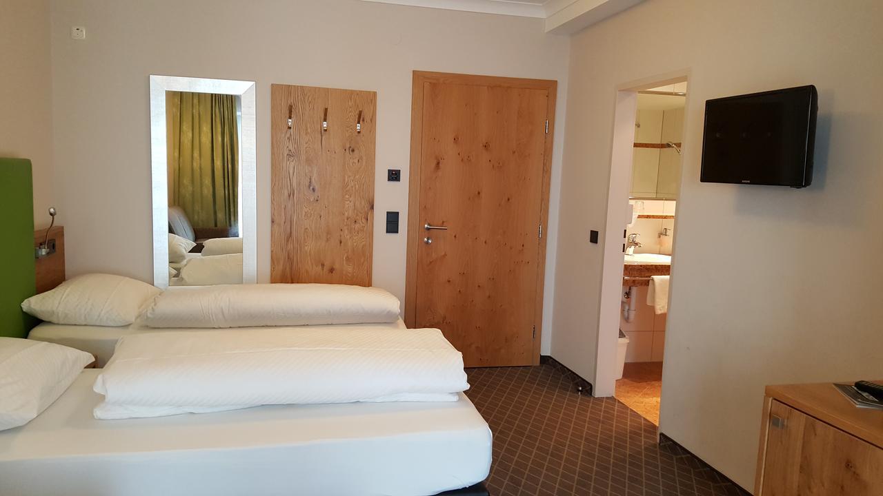 Hotel Mozart Landeck Extérieur photo